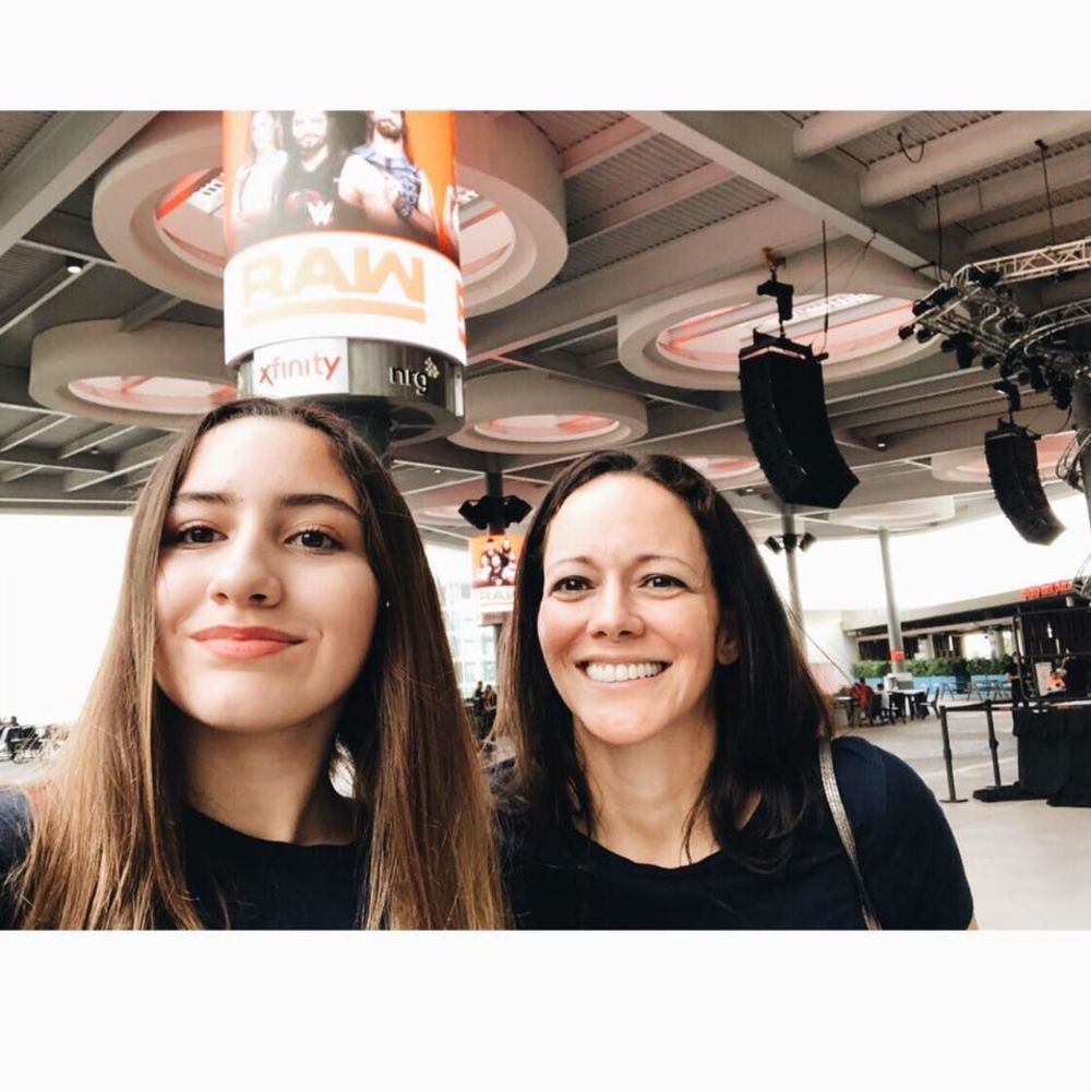 Meet your Posher, Mikaela